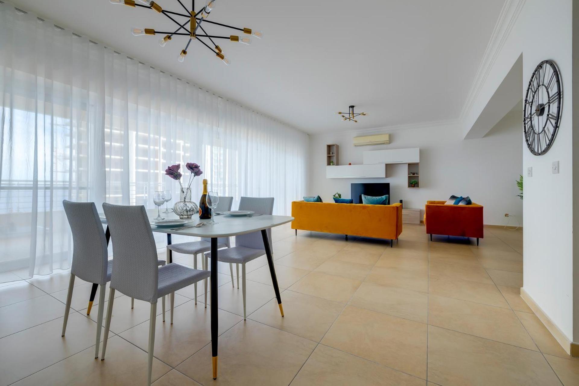 Seafront Apartment Сліма Екстер'єр фото