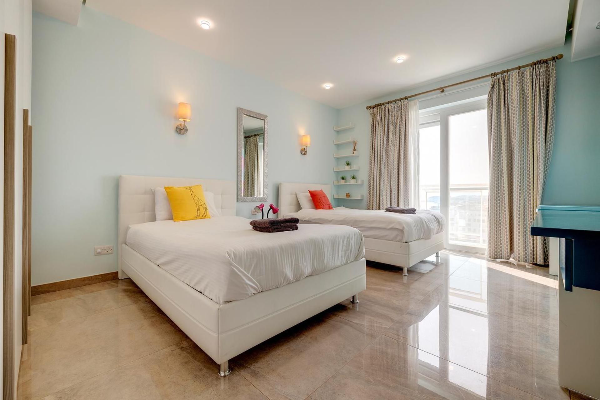 Seafront Apartment Сліма Екстер'єр фото