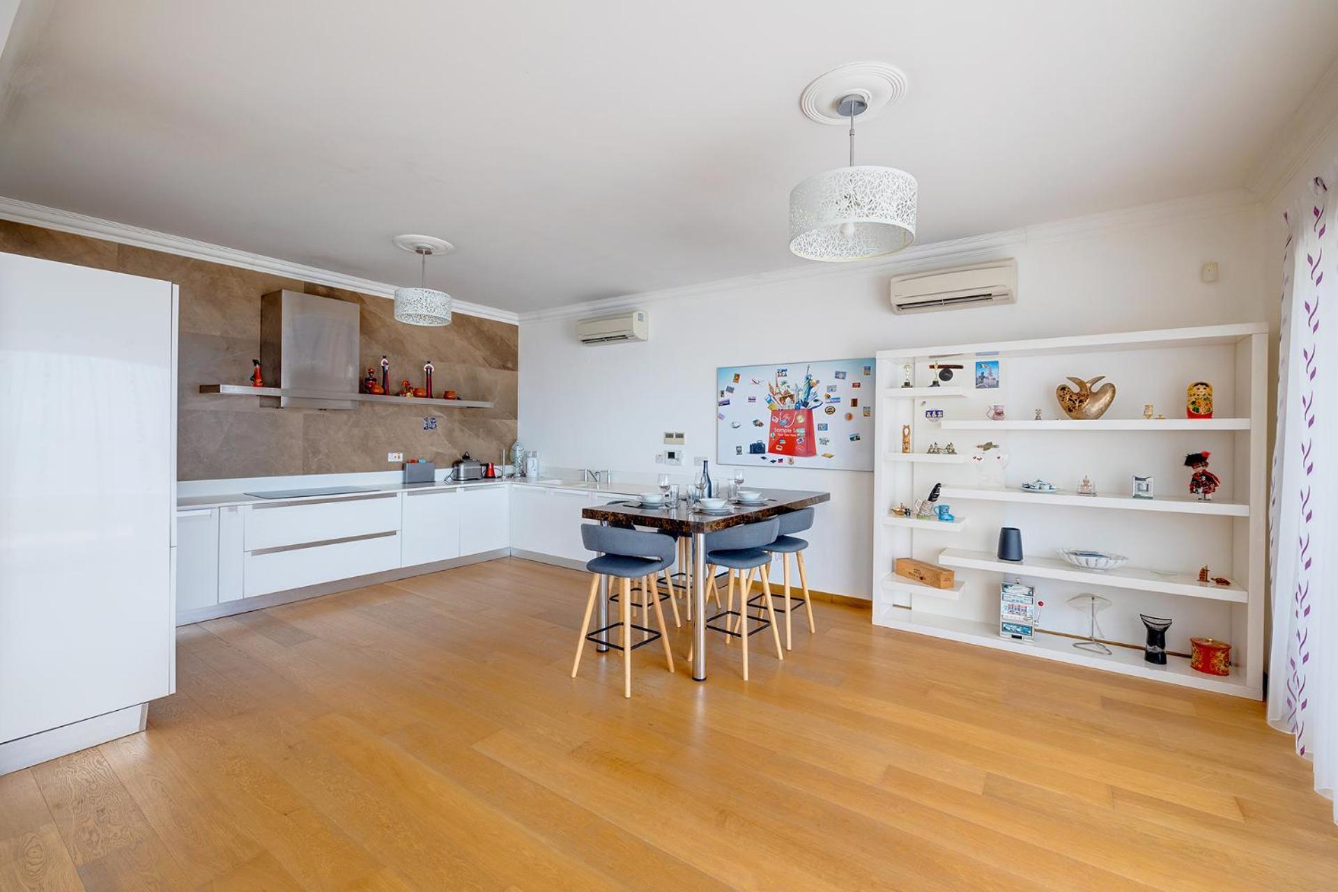 Seafront Apartment Сліма Екстер'єр фото
